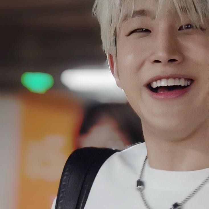 Latest photo of Jinjin (ASTRO)