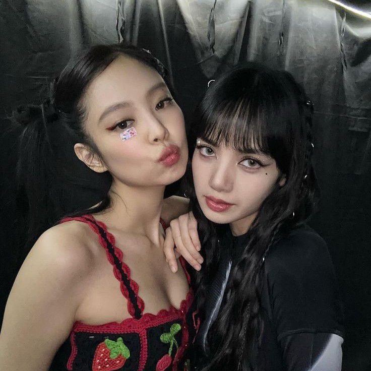 Jennie (BLACKPINK)粉丝拍下的瞬间