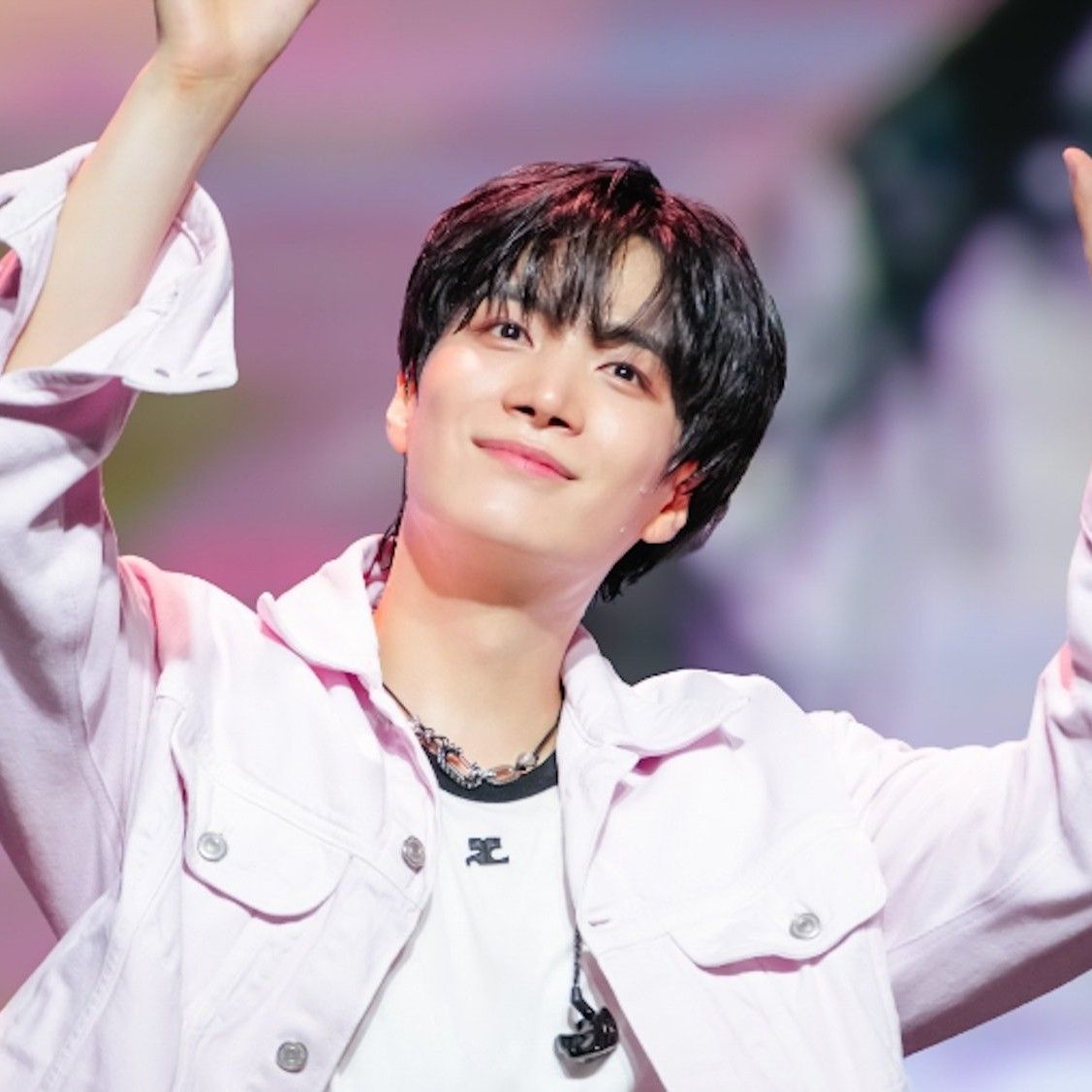 Behind-the-scenes cut of Kim Jonghyeon