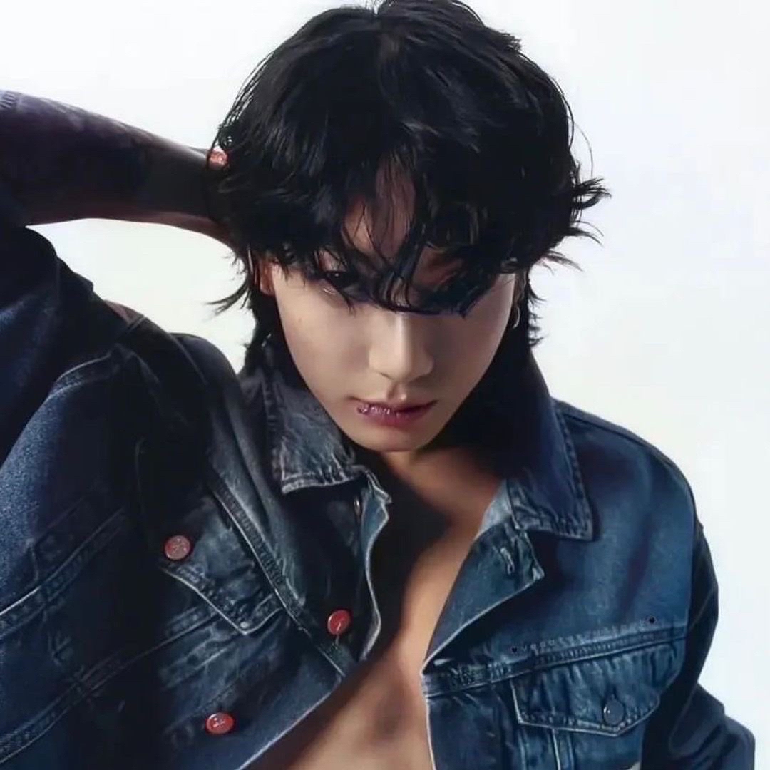 Latest photo of Jungkook (BTS)