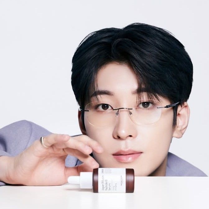 Recent activity shot of Wonwoo (SEVENTEEN)