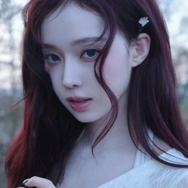 Latest photo of Winter (aespa)