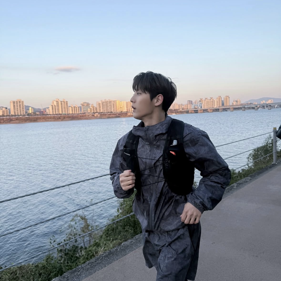 A moment captured by Lee Minhyuk (BTOB)'s fan