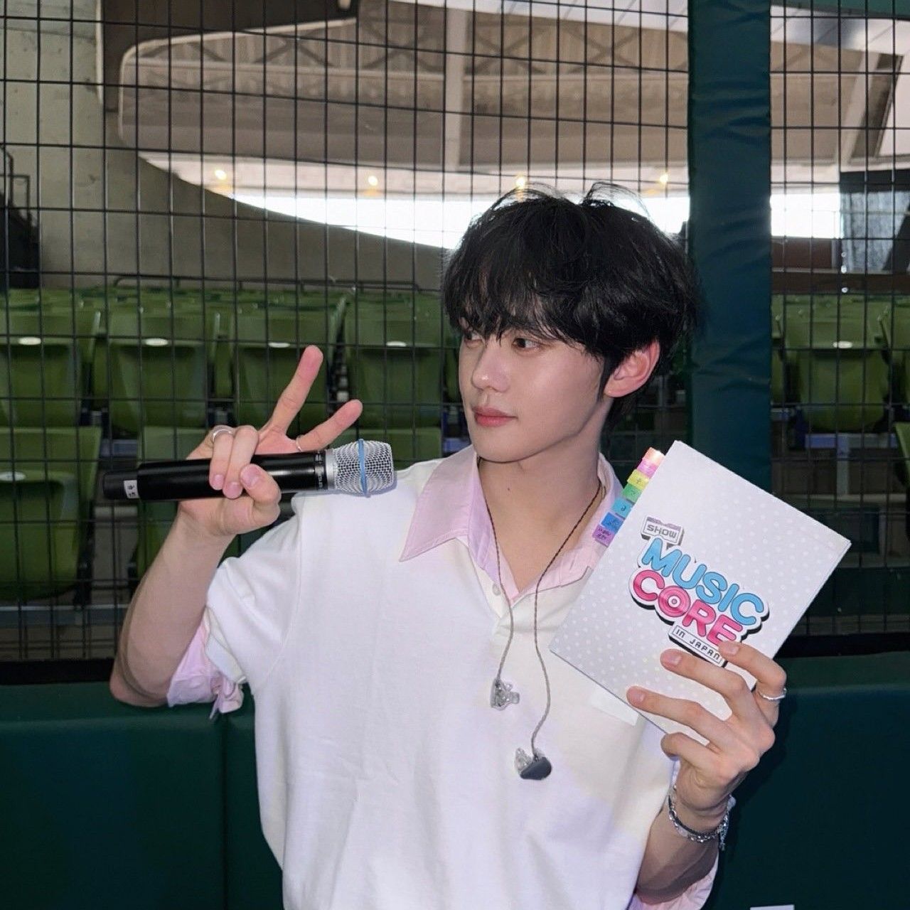 Recent activity shot of Kim Gyuvin (ZEROBASEONE)