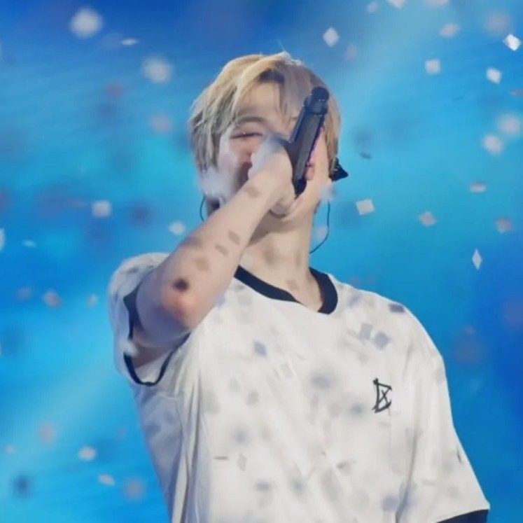 Latest photo of Kang Daniel