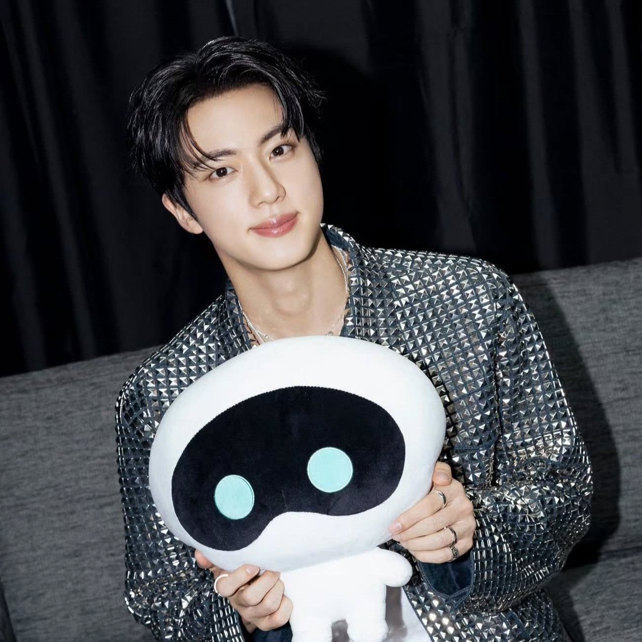 Momen yang diabadikan oleh penggemar Jin (BTS)