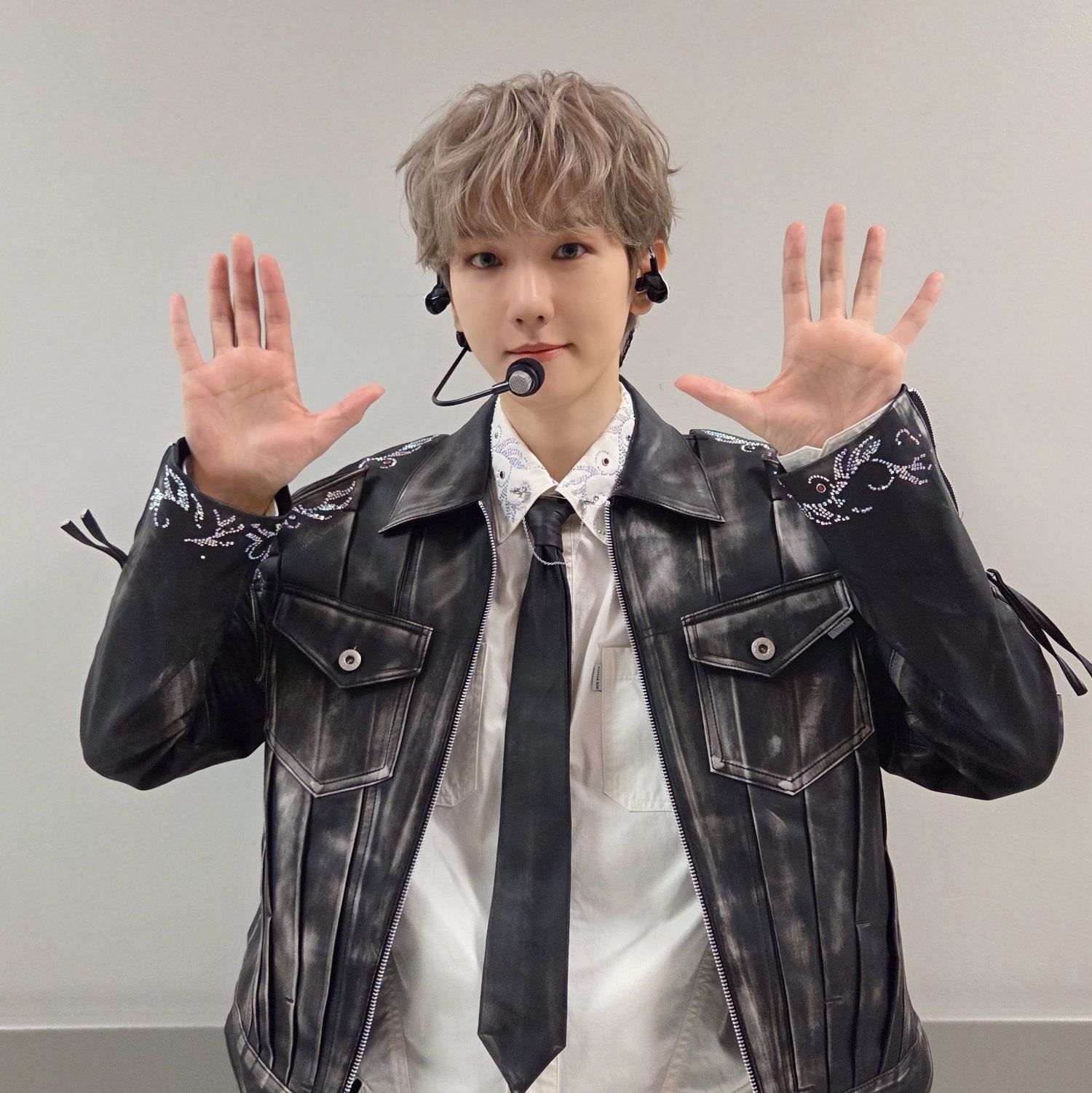 A moment captured by Baekhyun (EXO)'s fan