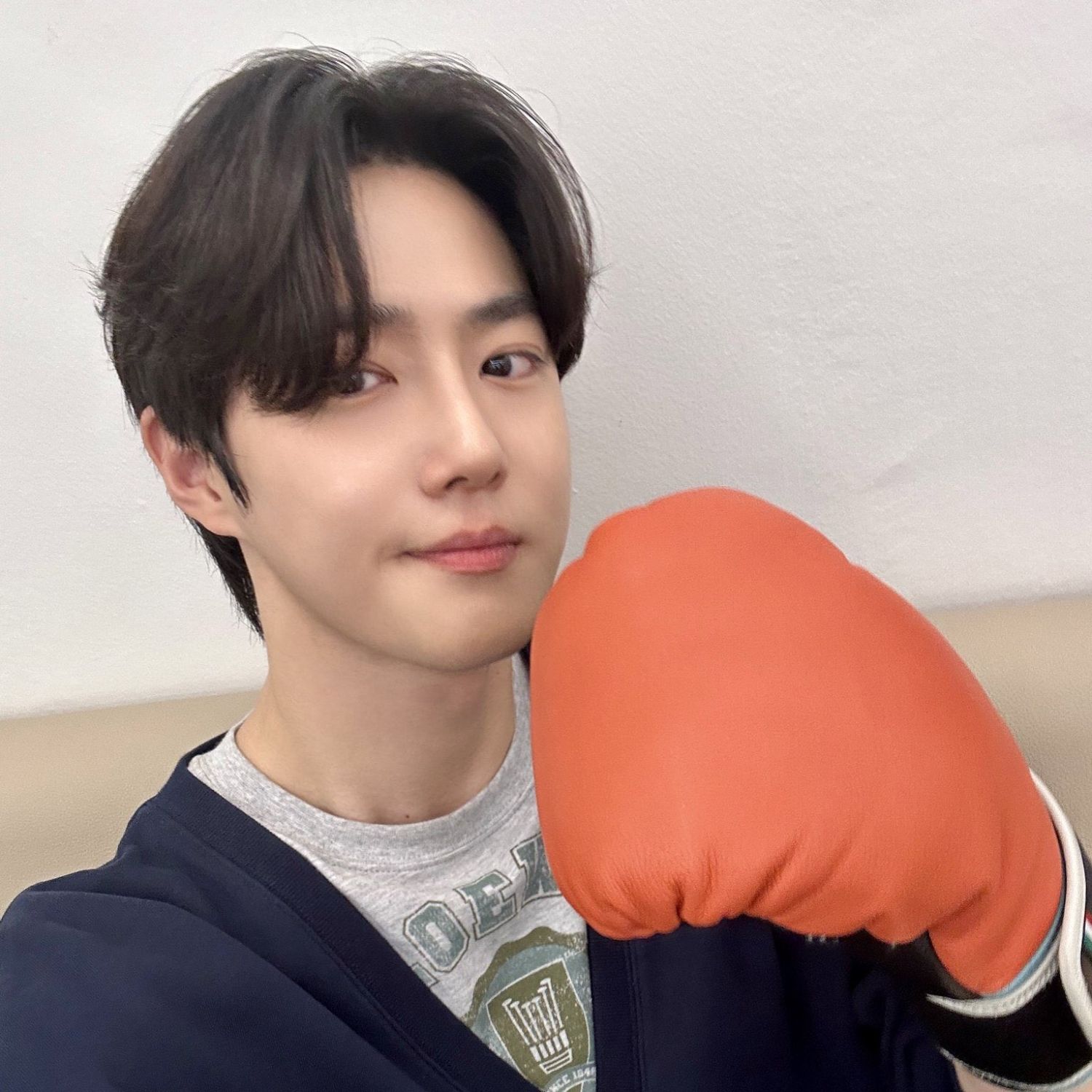 Behind-the-scenes cut of Suho (EXO)
