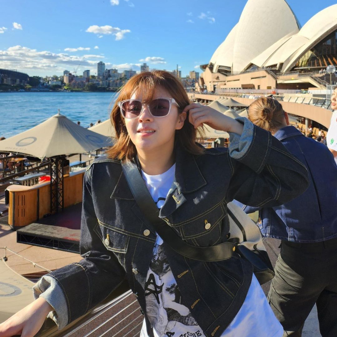 A moment captured by Jeongyeon (TWICE)'s fan