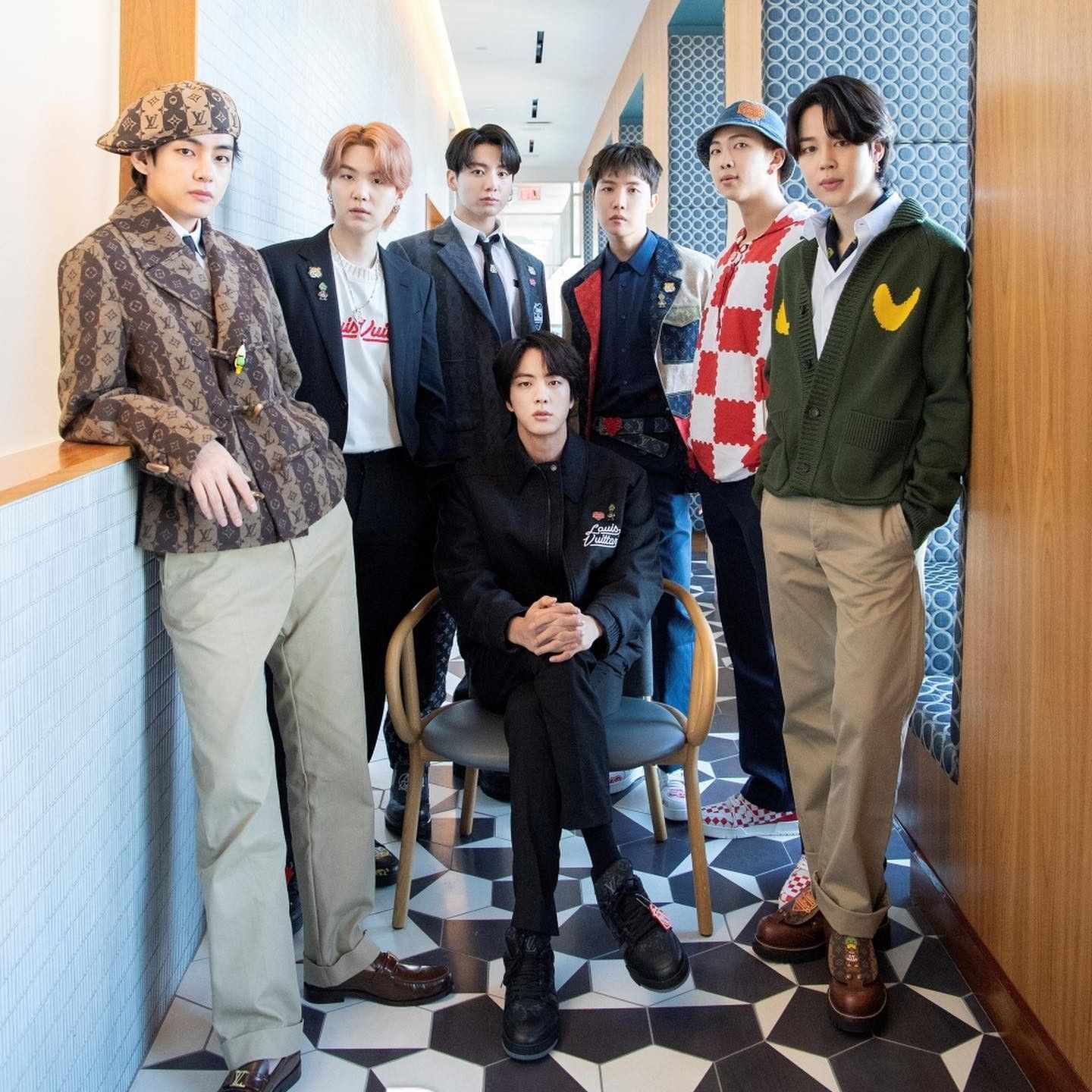 Hot post catching attention from 방탄소년단's fandom