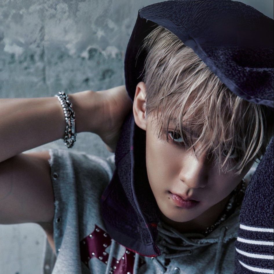 Recent activity shot of Lee Minhyuk (BTOB)