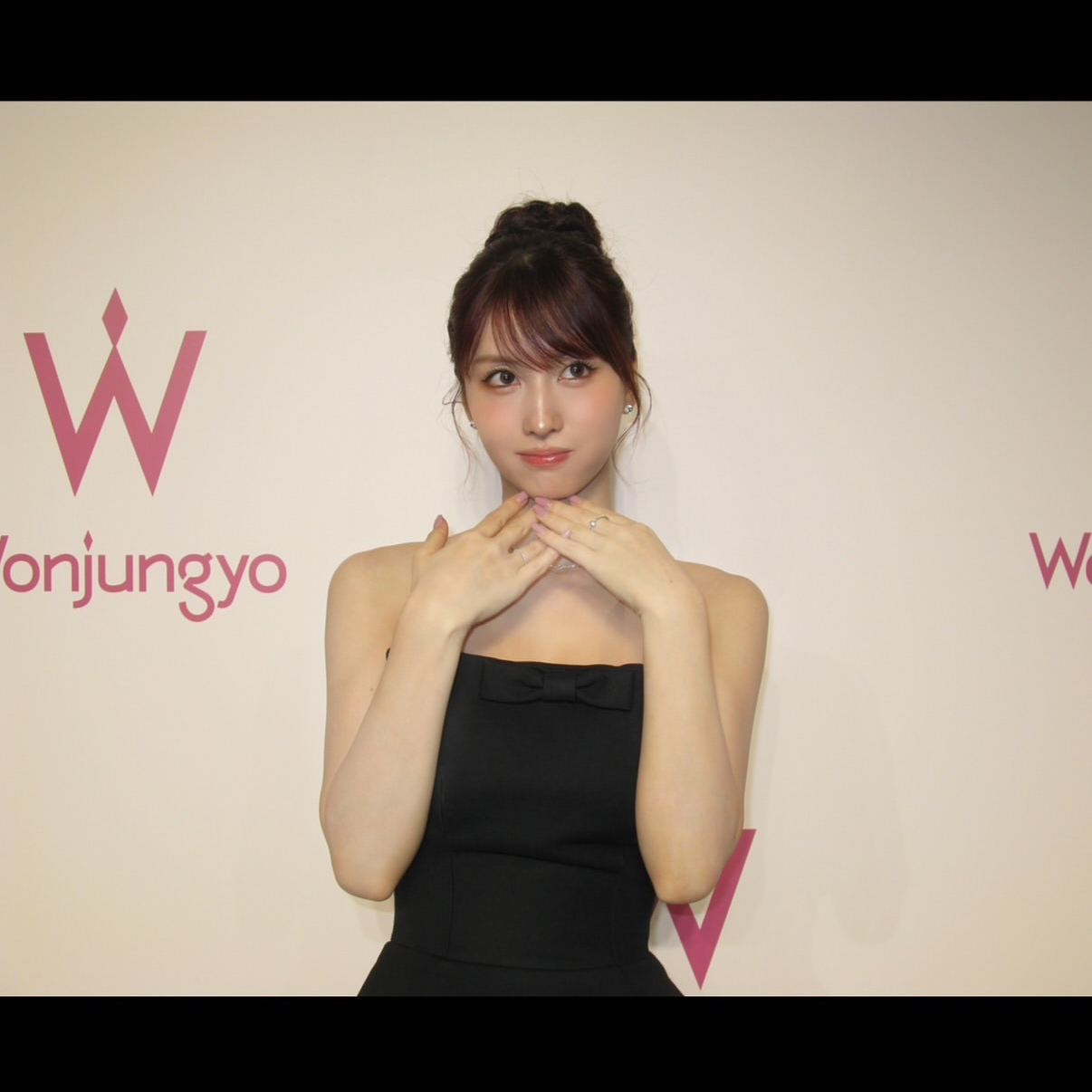 모모 (TWICE)의 최신 사진