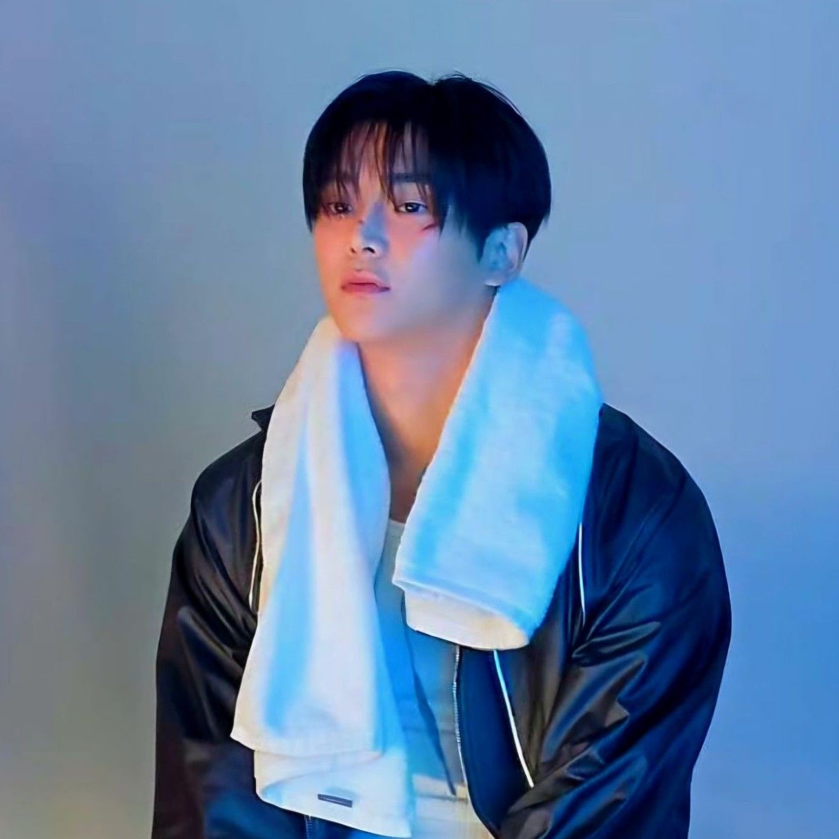 로운의 최신 사진