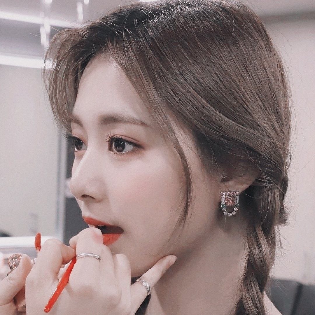 쯔위 (TWICE)의 최신 사진