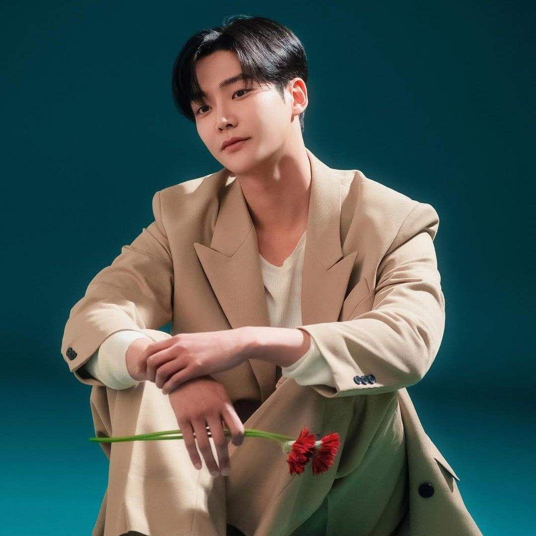 Recent activity shot of Rowoon