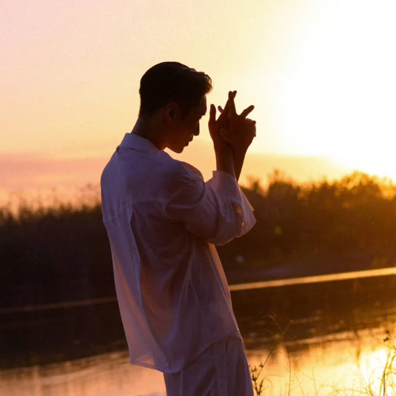 Recent activity shot of Lay (EXO)