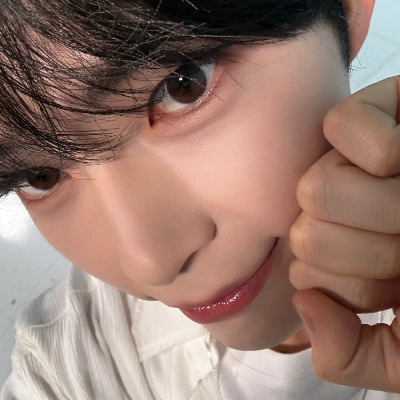Potret di balik layar Sung Hanbin (ZEROBASEONE)