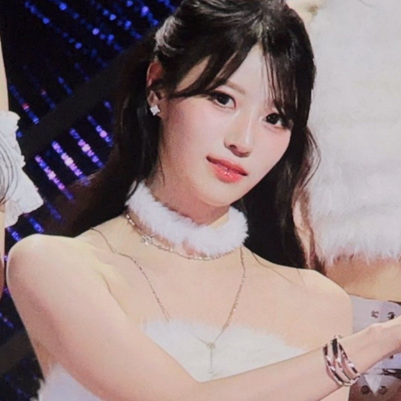 Recent activity shot of Lee Miju (Lovelyz)