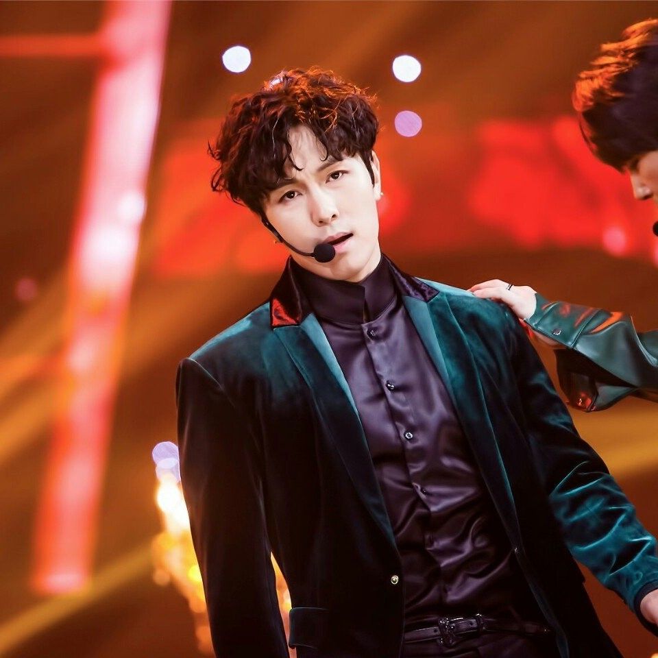 A moment captured by Kim Dongwan (SHINHWA)'s fan