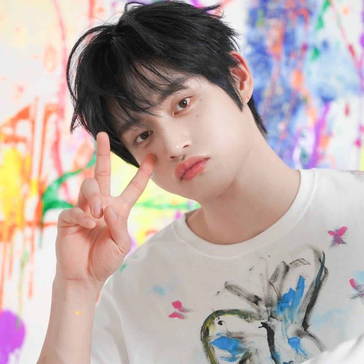 Recent activity shot of Kim Jiwoong (ZEROBASEONE)