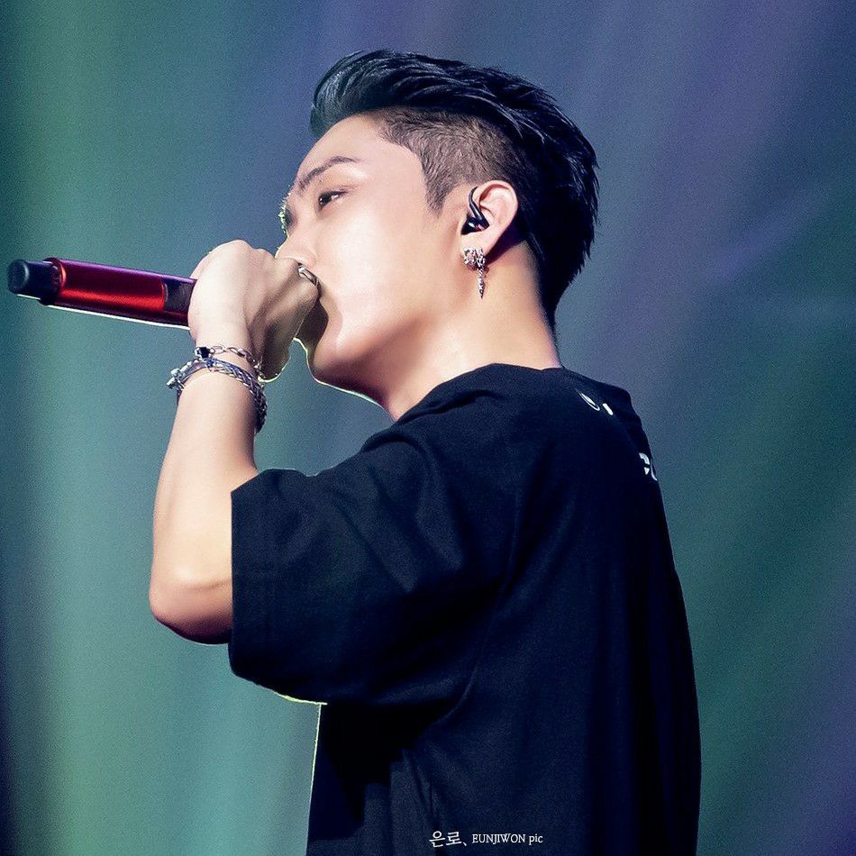 Recent activity shot of Eun Jiwon (SECHSKIES)