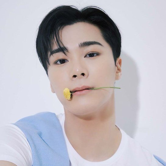 A moment captured by Moonbin (ASTRO)'s fan