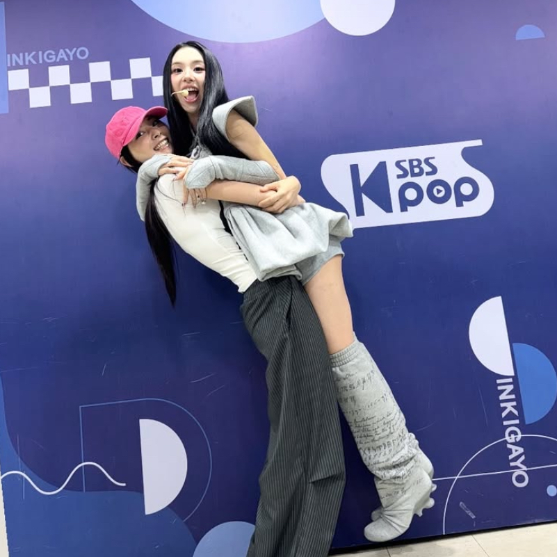 A moment captured by Tzuyu (TWICE)'s fan