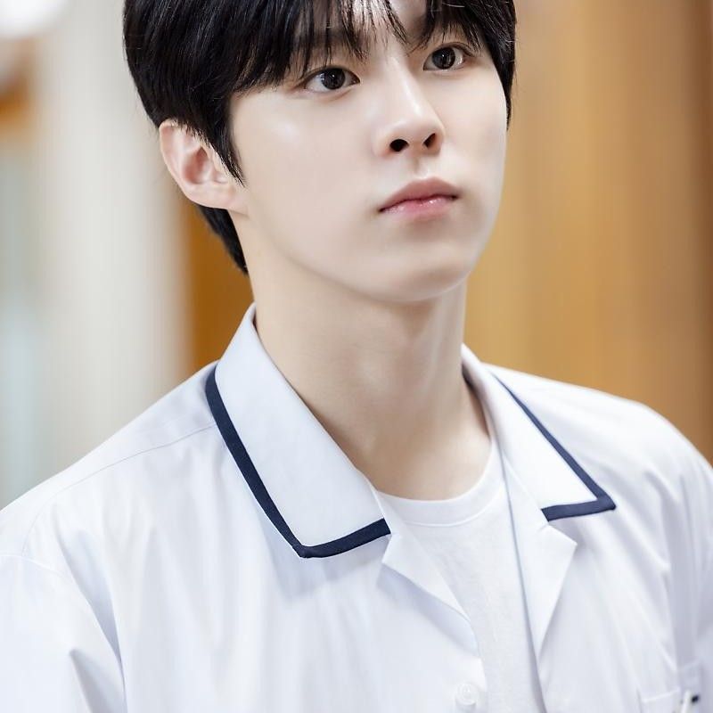 김우석의 최신 사진