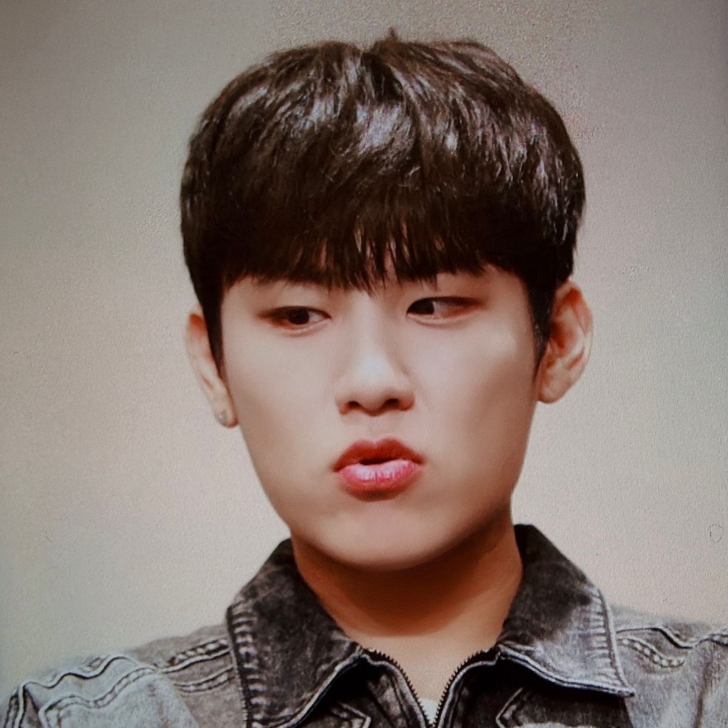 朴佑镇 (AB6IX)粉丝拍下的瞬间