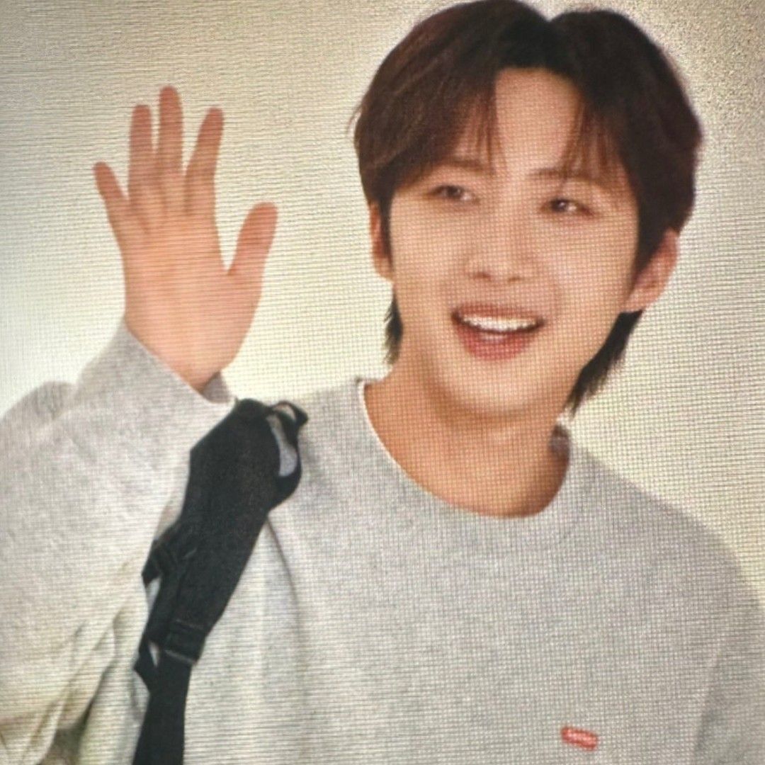 Behind-the-scenes cut of Hui (PENTAGON)