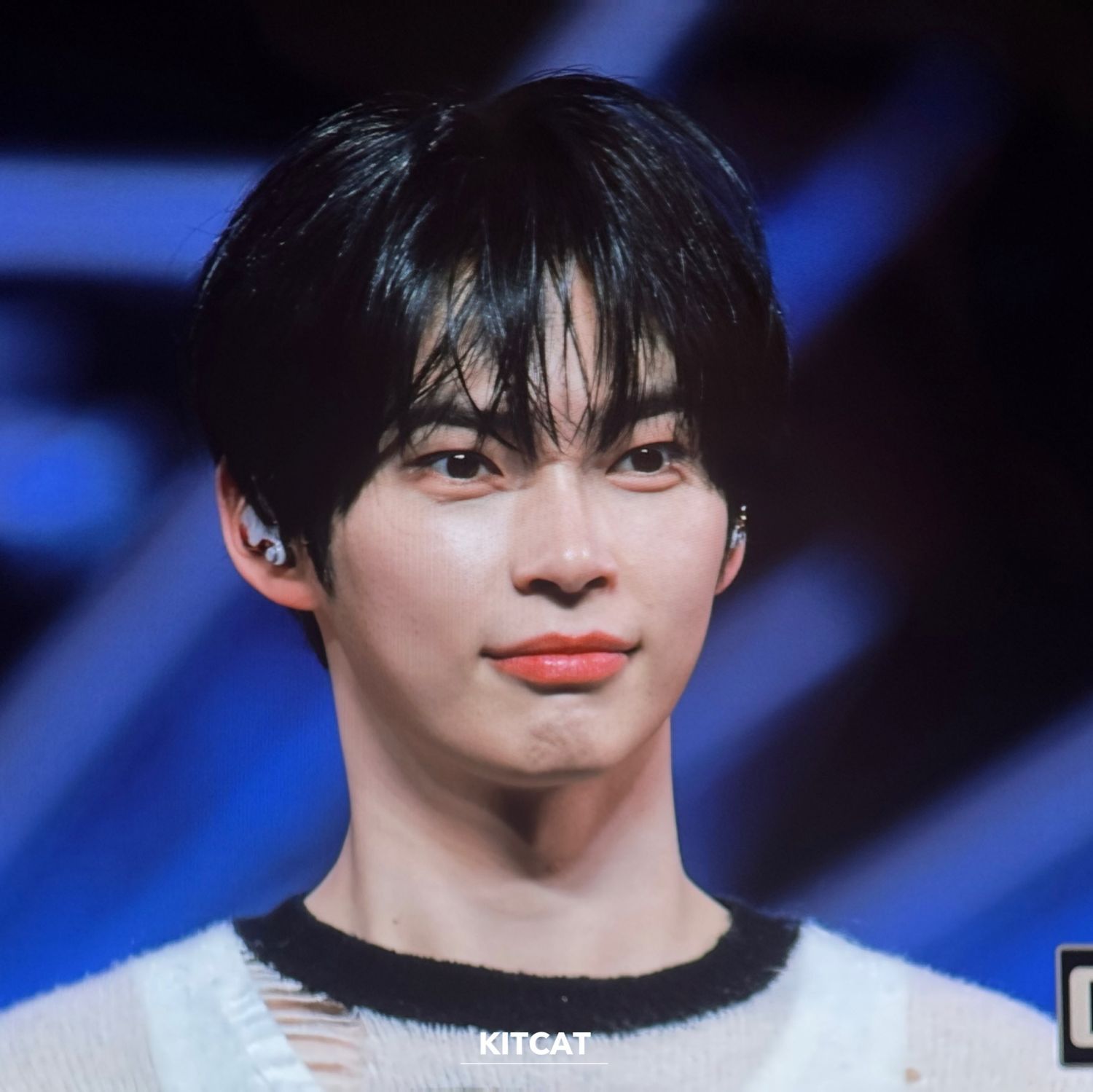 A moment captured by Sung Hanbin (ZEROBASEONE)'s fan