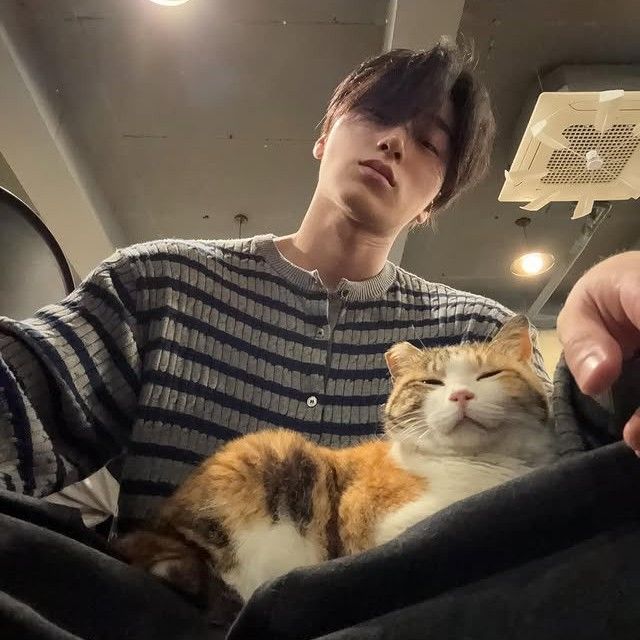 A moment captured by San (ATEEZ)'s fan