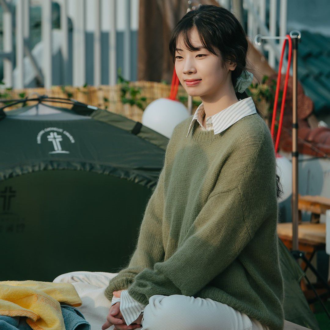 Behind-the-scenes cut of Dahyun (TWICE)