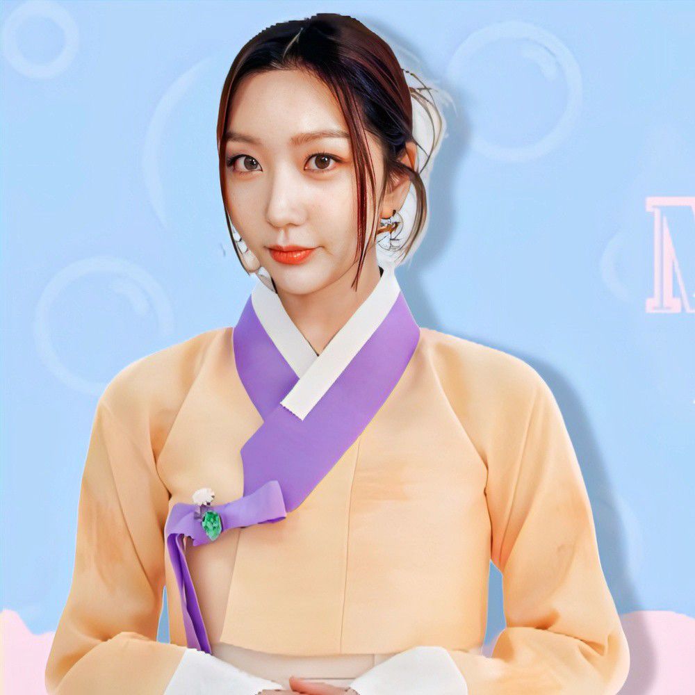 Behind-the-scenes cut of Minji
