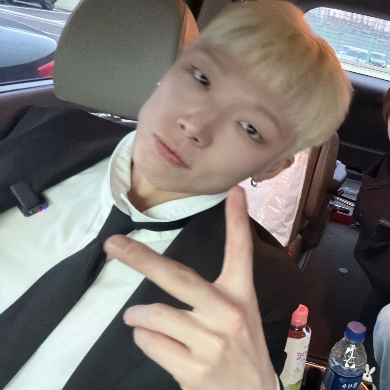 Behind-the-scenes cut of BOBBY (iKON)