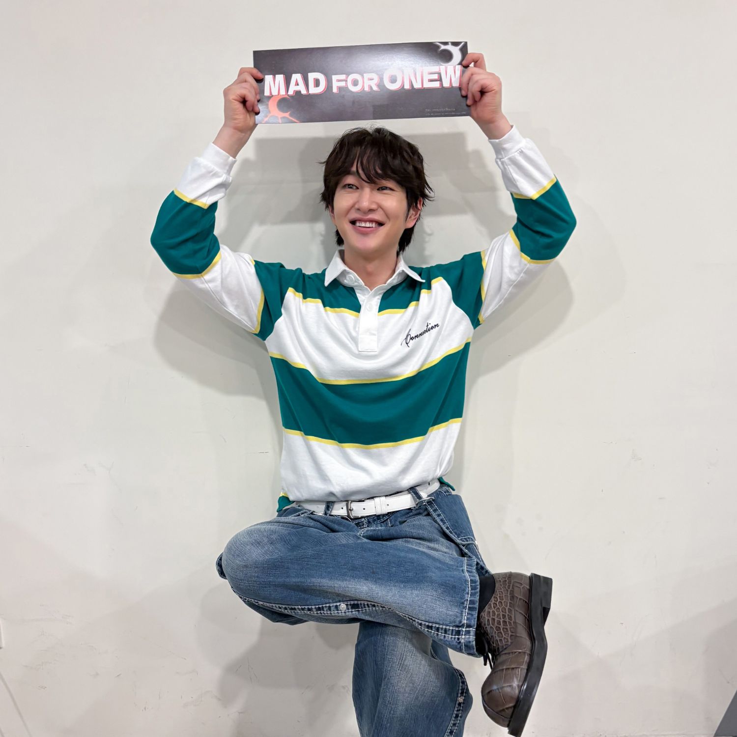 Behind-the-scenes cut of Onew (SHINee)