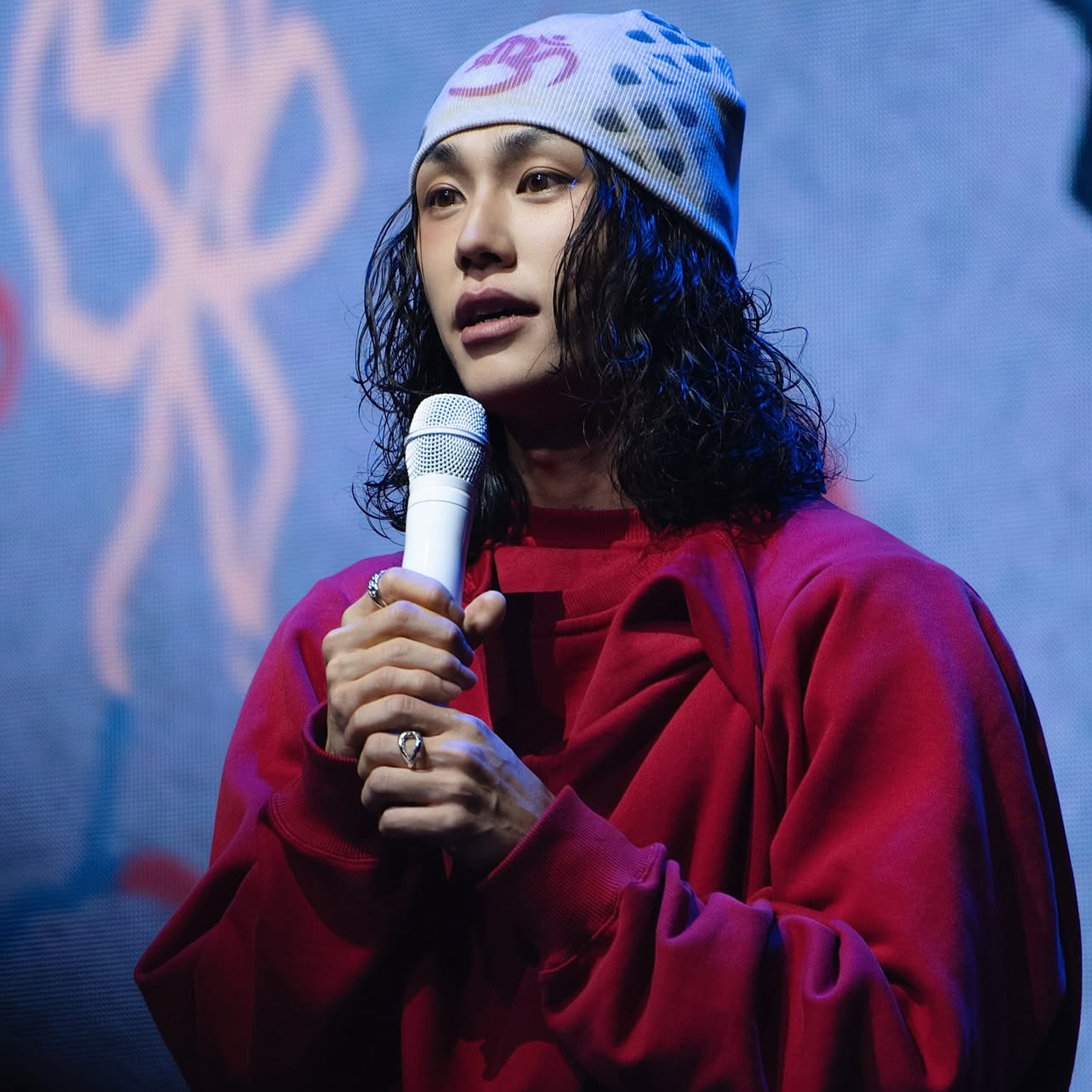 A moment captured by Jung Ilhoon's fan