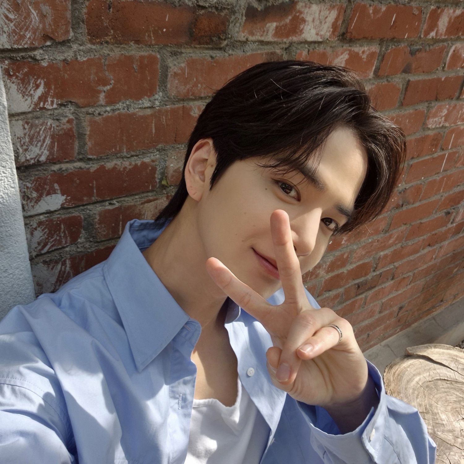 Recent activity shot of Younghoon (THE BOYZ)