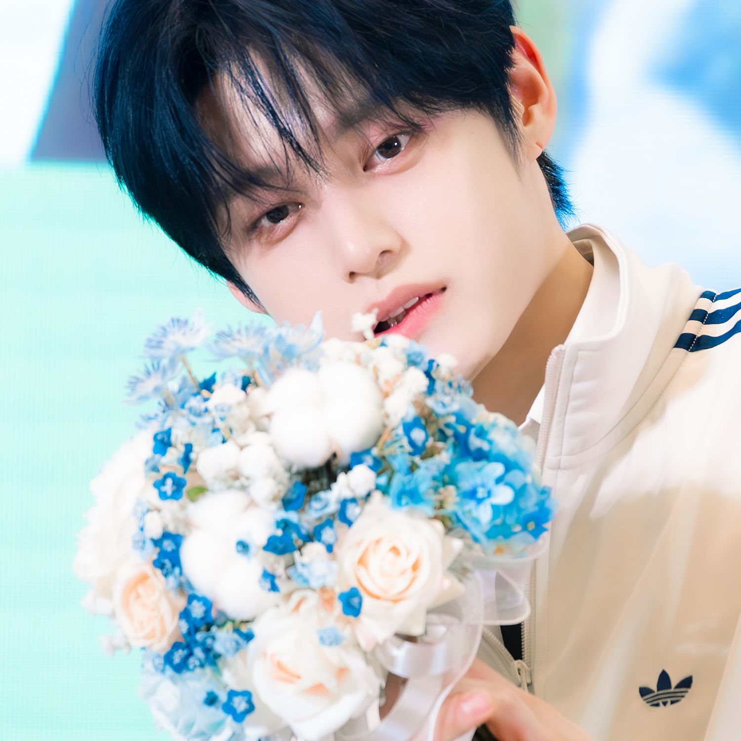 Latest photo of Kim Jiwoong (ZEROBASEONE)