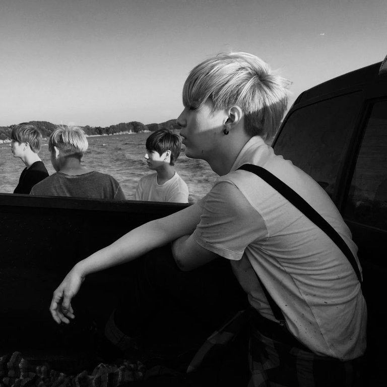 SUGA (防弹少年团)的最新活动照片