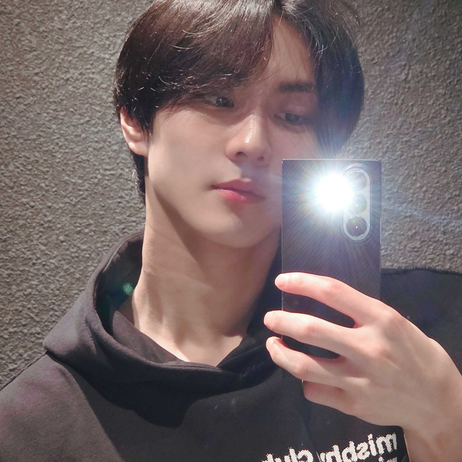 Latest photo of Jungwon (ENHYPEN)