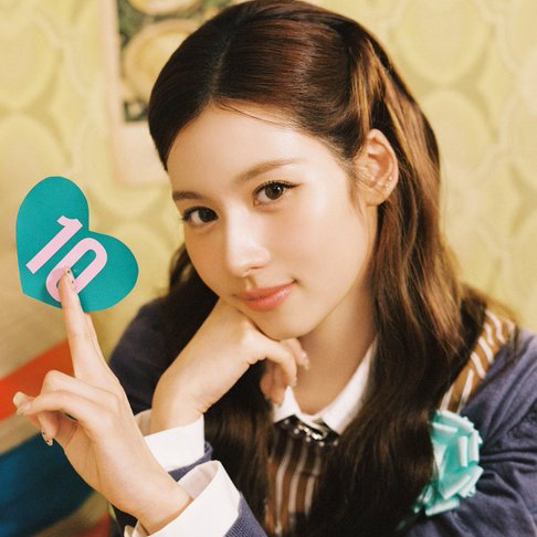 Momen yang diabadikan oleh penggemar Sana (TWICE)