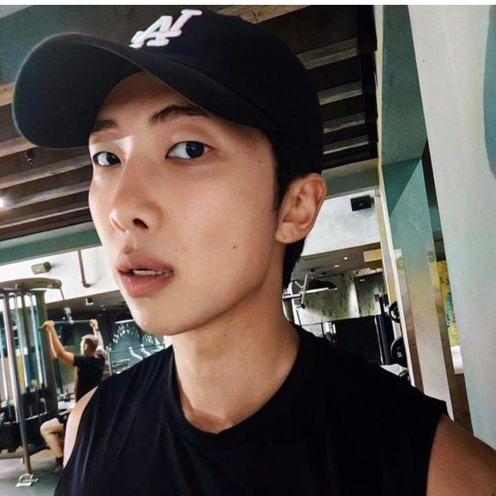 Foto terbaru RM (BTS)