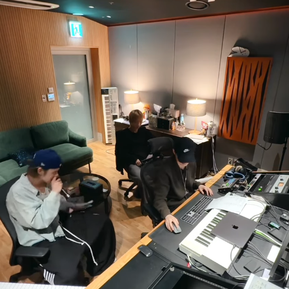 TOMORROW X TOGETHER的幕后花絮