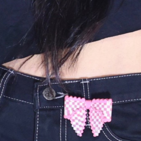 A moment captured by Yuha (Hearts2Hearts)'s fan