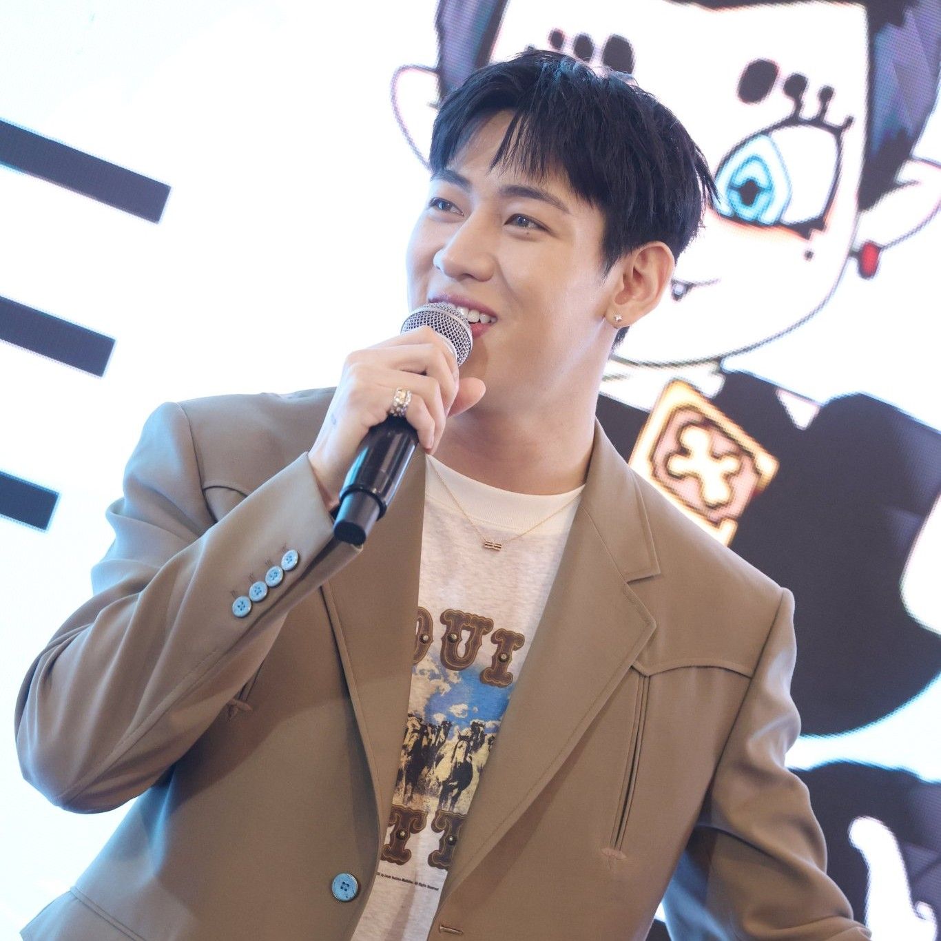 Latest photo of Bambam (GOT7)