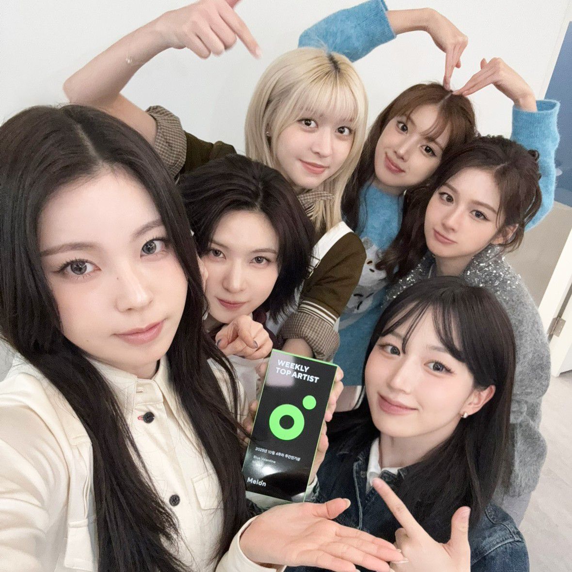 Behind-the-scenes cut of NMIXX