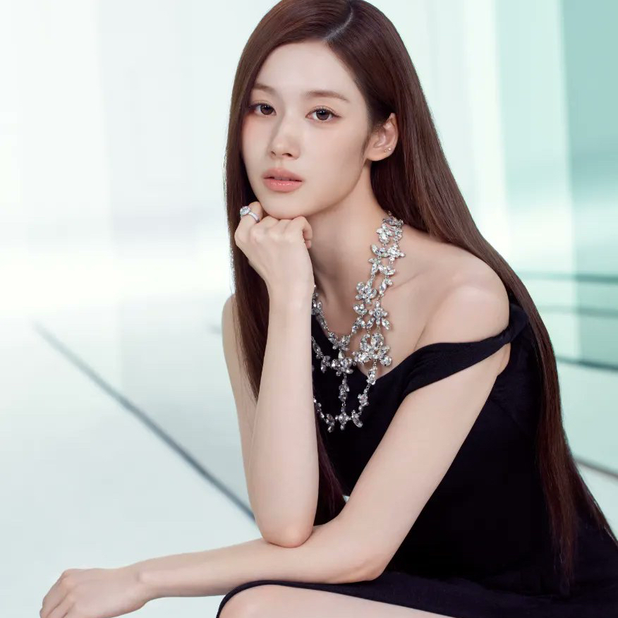 Recent activity shot of Sana (TWICE)