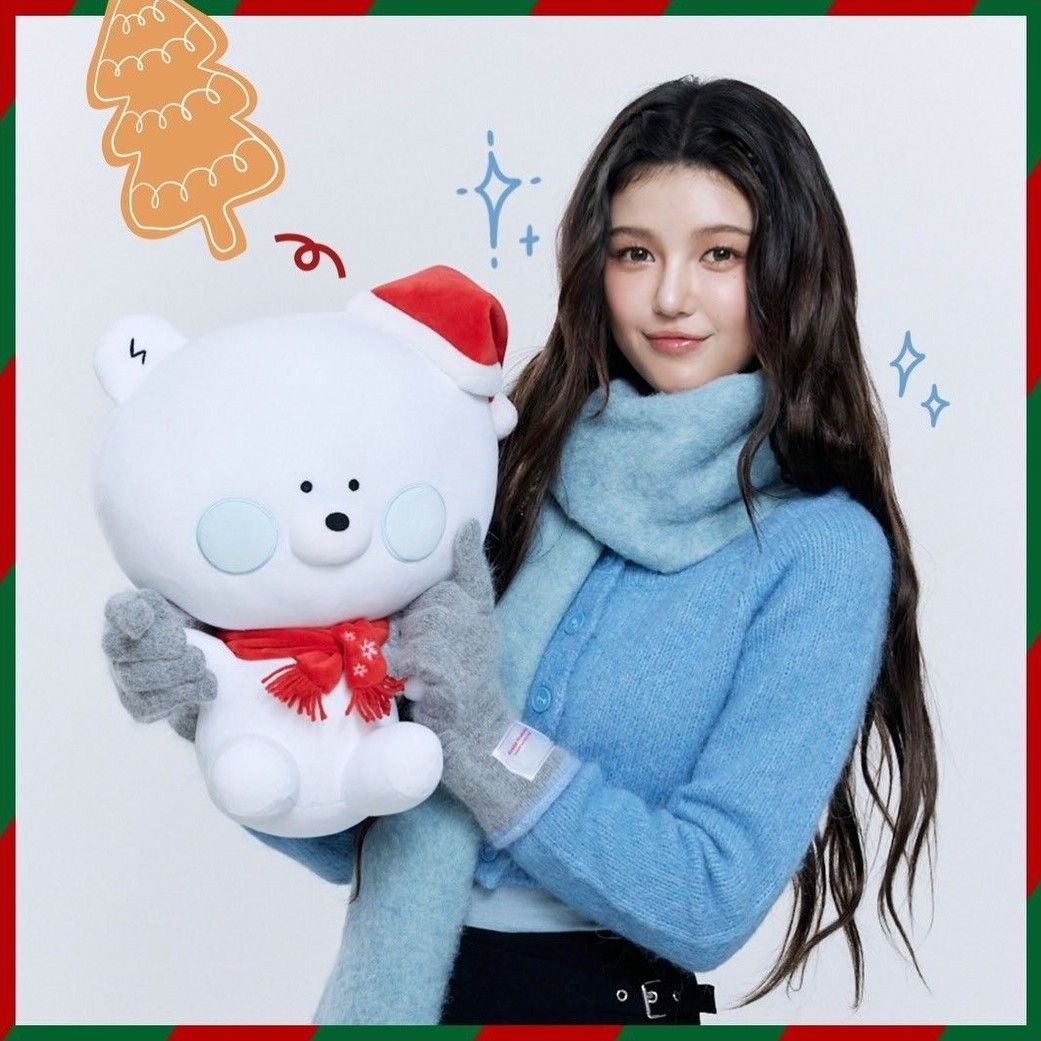 Latest photo of NewJeans