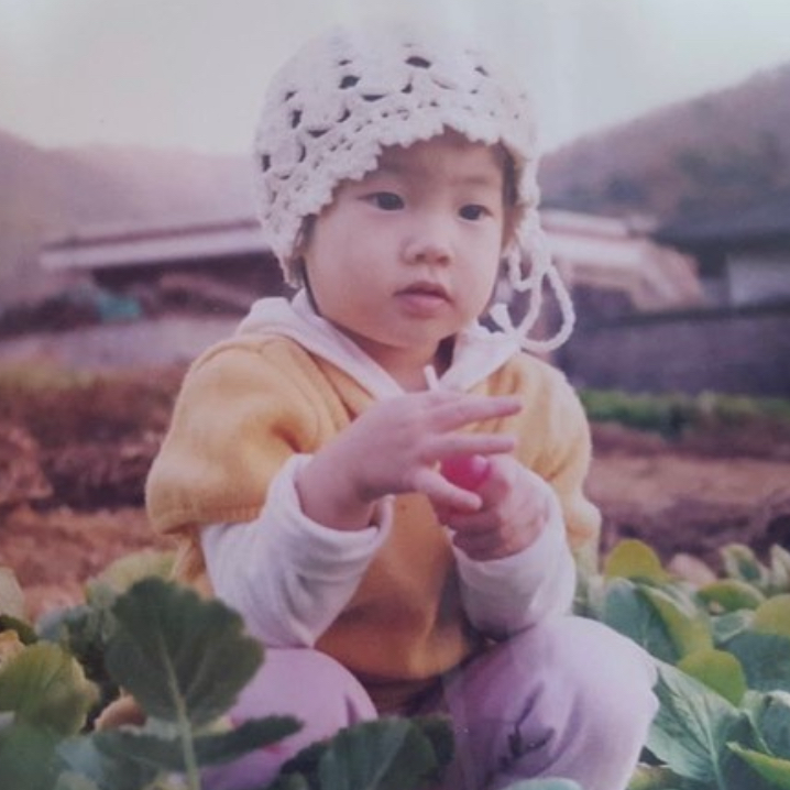 Behind-the-scenes cut of Dahyun (TWICE)